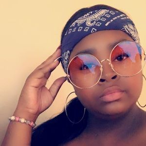 Meet your Posher, Sharice